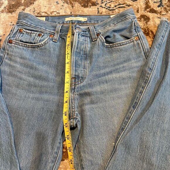 Levi's | Wedgie Straight Distressed Ankle Jeans Size 26 x 28 Style 34964-0066 - Picture 4 of 11
